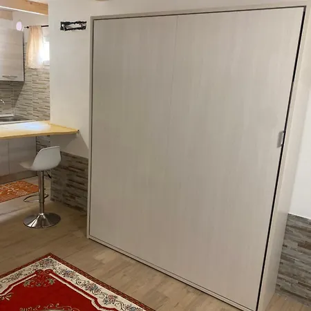 Monolocale Indipendente Nel Quartiere Residenziale Genneruxi *